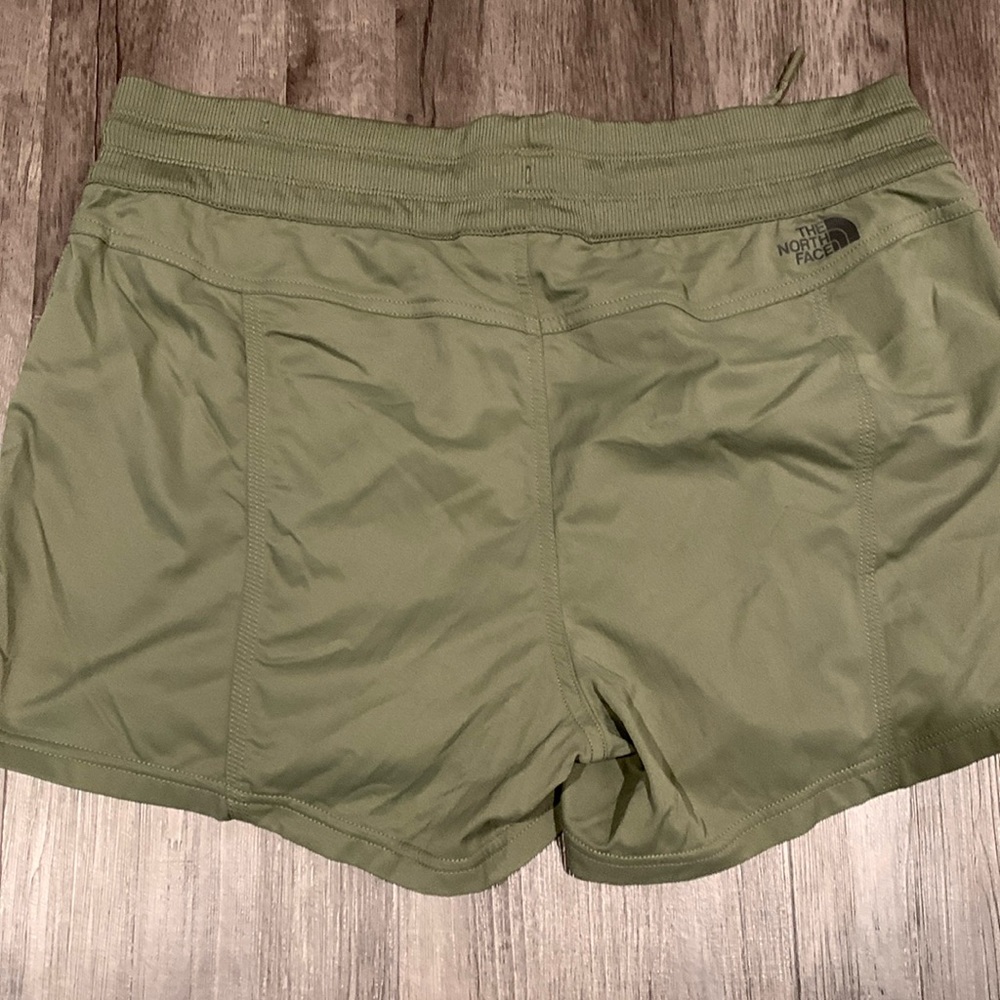 The North Face shorts large northface